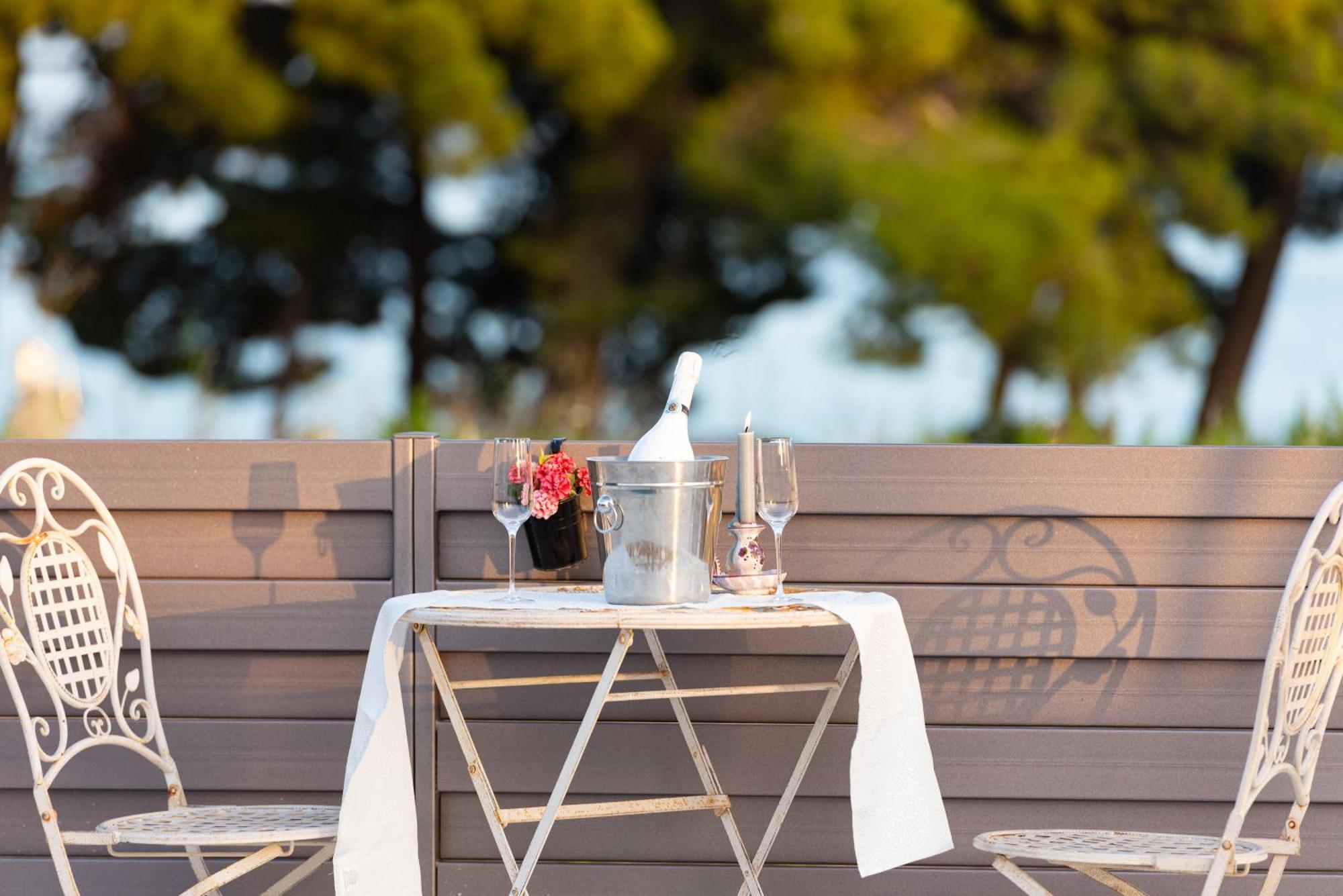 Beach Haven House With Pool And Jacuzzi Kaštela Esterno foto
